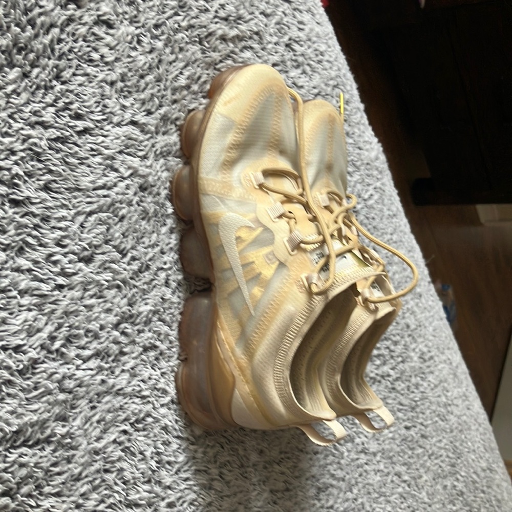 Nike shoes size 8